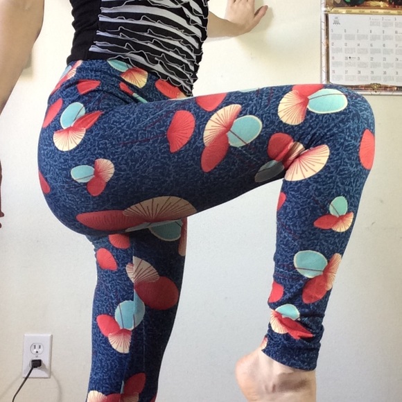 Lularoe Leggings Ginkgo fairy leaf print - Picture 2 of 8